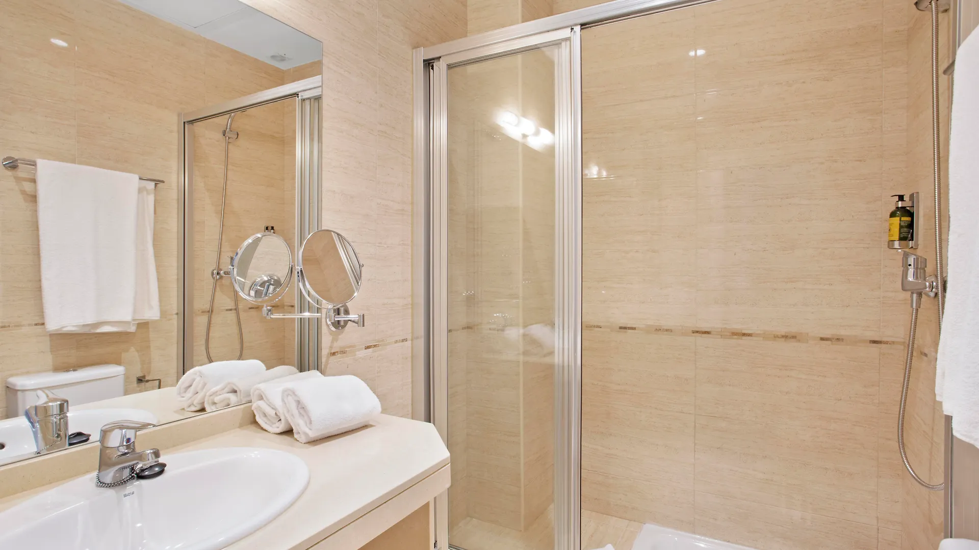 Apartment Metropolis Sevilla Seville